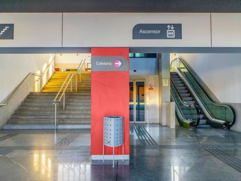 Escaleras de la estación de autobuses de Salamanca